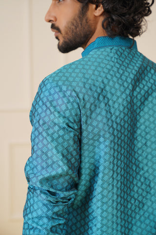 Woven Design Kurta with Pyjamas