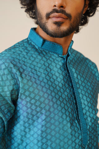 Woven Design Kurta with Pyjamas