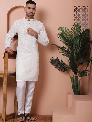 Men's Embroidered Kurta Pyjama Set