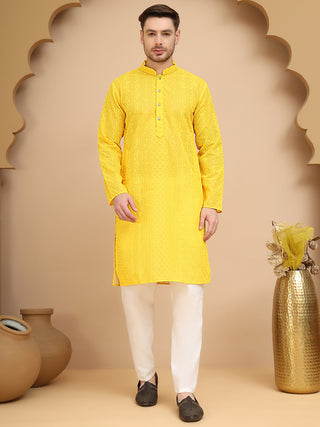 Men's Embroidered Kurta Pyjama Set