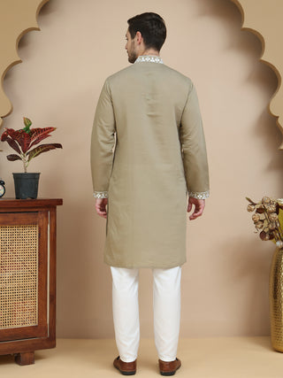 Men's Embroidered Kurta With Pyjama