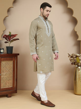Men's Embroidered Kurta With Pyjama