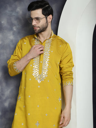 Men's Embroidered Kurta With Pyjama