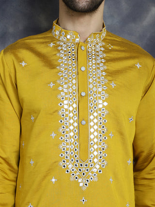 Men's Embroidered Kurta With Pyjama