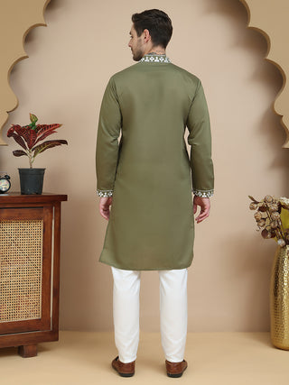 Men's Embroidered Kurta With Pyjama
