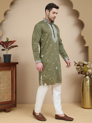 Men's Embroidered Kurta With Pyjama