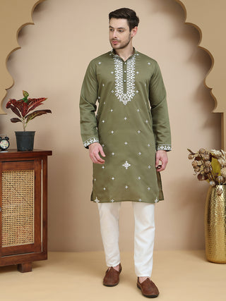 Men's Embroidered Kurta With Pyjama