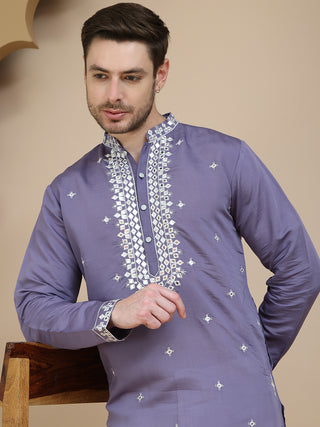 Men's Embroidered Kurta With Pyjama