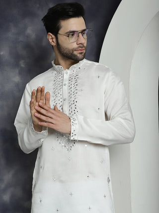 Men's Embroidered Kurta With Pyjama