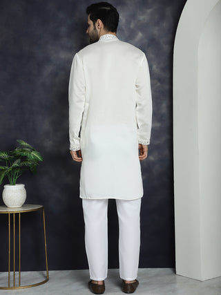 Men's Embroidered Kurta With Pyjama