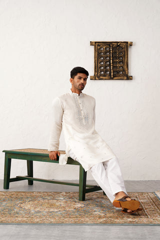 Men's Embroidered Kurta With Pyjama