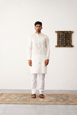 Men's Embroidered Kurta With Pyjama