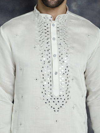 Men's Embroidered Kurta With Pyjama