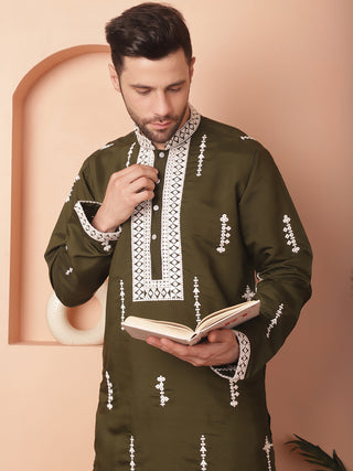 Men's Collar Chikankari Embroidered Kurta With Pyjama