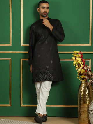 Men's Embroidered Kurta with Pyjama