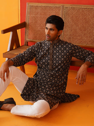 Embroidered Kurta Pyjama Set For Men