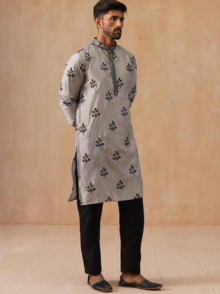 Chikankari Embroidered Kurta Pyjama For Men