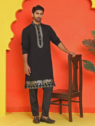 Embroidered Chikankari Kurta Pyjama For Men