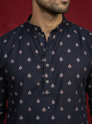Men Cotton Blend Animal Printed Kurta with Pyjama