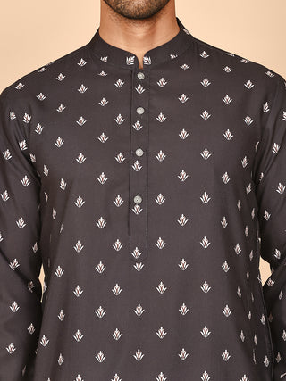 Men’s Ethnic Printed Kurta with White Pyjama