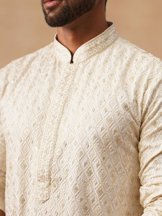 Men’s Festive Kurta Set with Intricate Embroidery