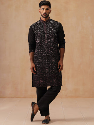 Men’s Silk Blend Embroidered Kurta Pyjama Set