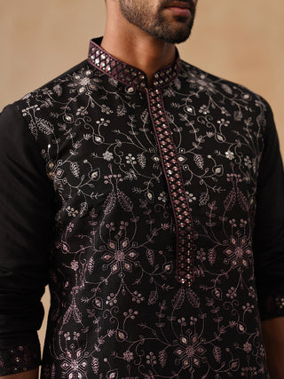 Men’s Silk Blend Embroidered Kurta Pyjama Set