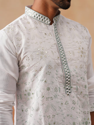 Men’s Silk Blend Embroidered Kurta Pyjama Set