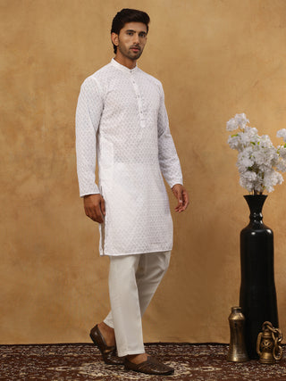 Men’s Ethnic Chikankari Kurta Pyjama