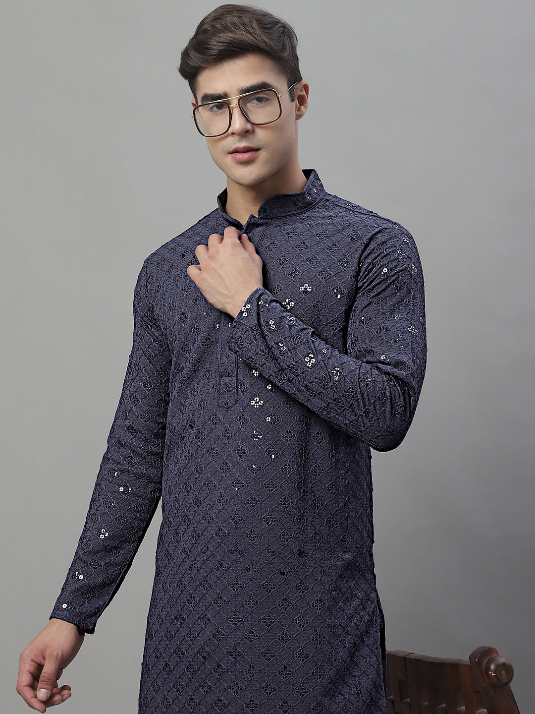 Jompers Heren Chikankari geborduurd en Sequence Kurtas Jompers Heren Chikankari geborduurd en Sequence Kurtas