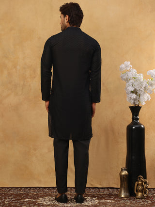 Men’s Ethnic Chikankari Kurta Pyjama