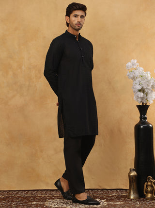 Men’s Ethnic Chikankari Kurta Pyjama