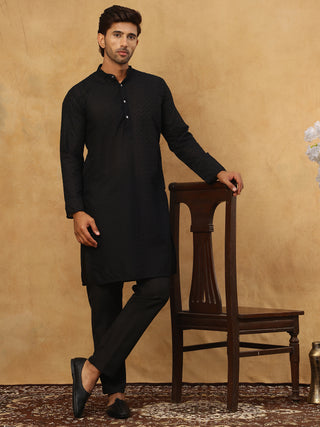 Men’s Ethnic Chikankari Kurta Pyjama