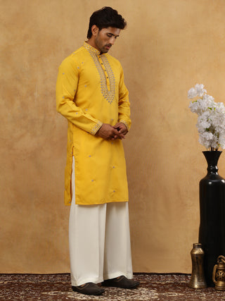 Men’s Silk Blend Embroidered Kurta Pyjama Set