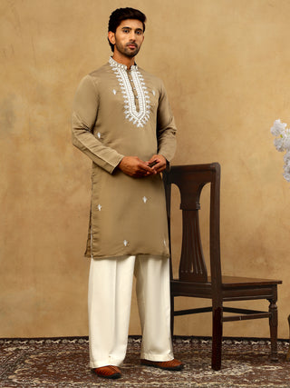 Silk Blend Embroidered Ethnic Kurta Pyjama Set