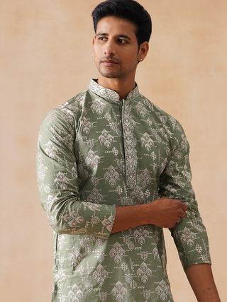 Men's Embroidered Kurta Pyjama