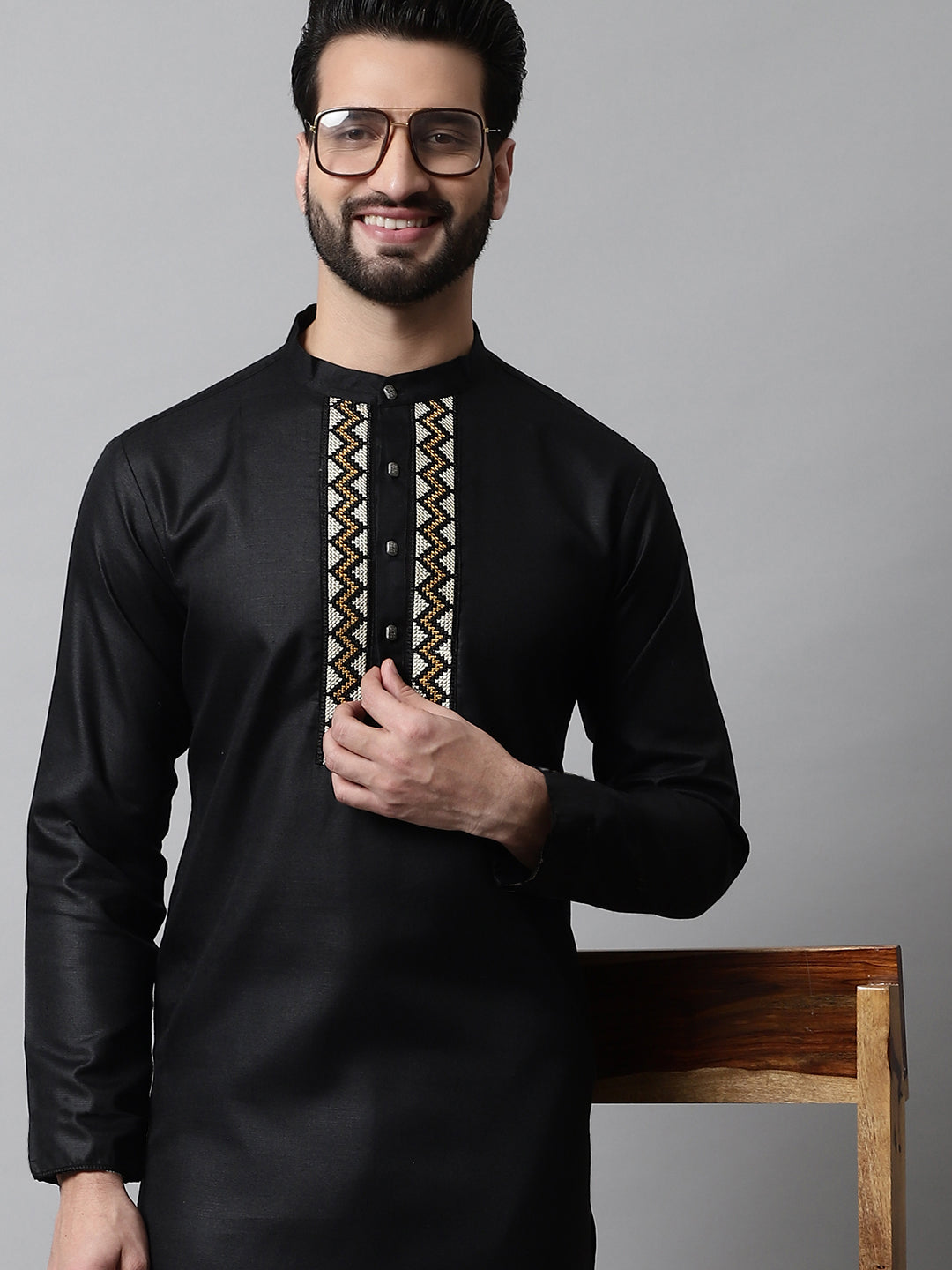 Men Black Embroidered Kurta with Churidar Men Black Embroidered Kurta with Churidar
