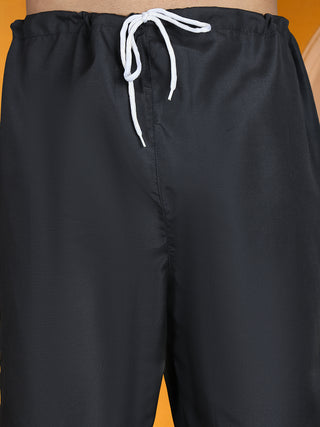 Men Pack of 2 Solid Cotton Pyjamas