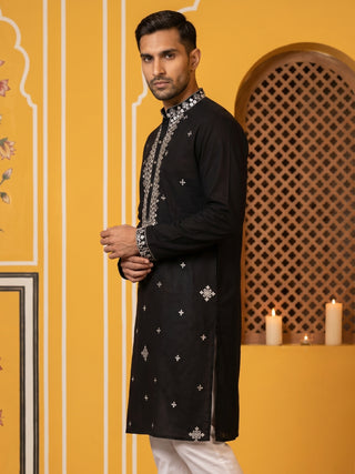 Men's Embroidered & Mirror Work Kurta.