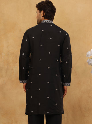 Men's Silk Blend Embroidered Kurta