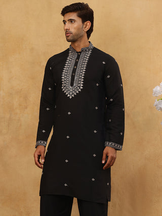 Men's Silk Blend Embroidered Kurta