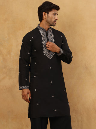 Men's Silk Blend Embroidered Kurta