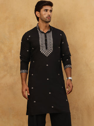 Men's Silk Blend Embroidered Kurta