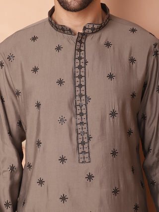 Men's Collar Chikankari Embroidered Kurtas