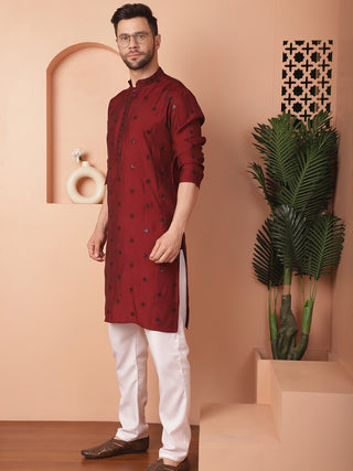 Men's Collar Chikankari Embroidered Kurtas