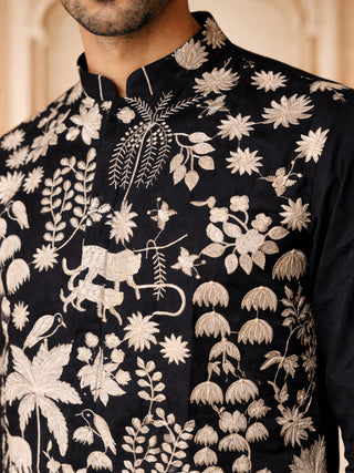 Embroidered Straight Kurta