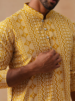 Geometric Print Silk Blend Straight Kurta for Men