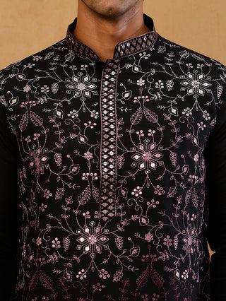 Men’s Silk Blend Embroidered Kurta