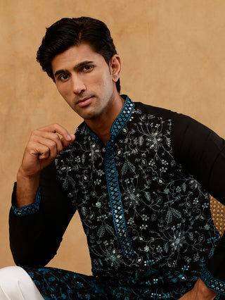 Men’s Silk Blend Embroidered Kurta