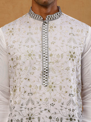 Men’s Silk Blend Embroidered Kurta